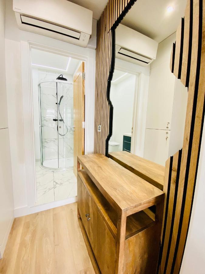 New Studio Flat Overlooking City Centre Kingston upon Thames  Esterno foto